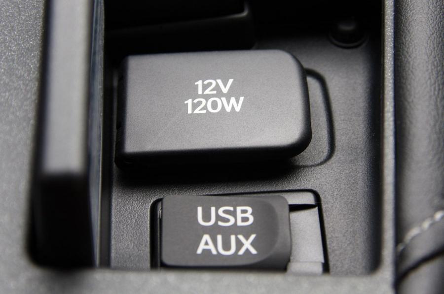  Lexus CT200h 2010 года  (фото 125 из 266)